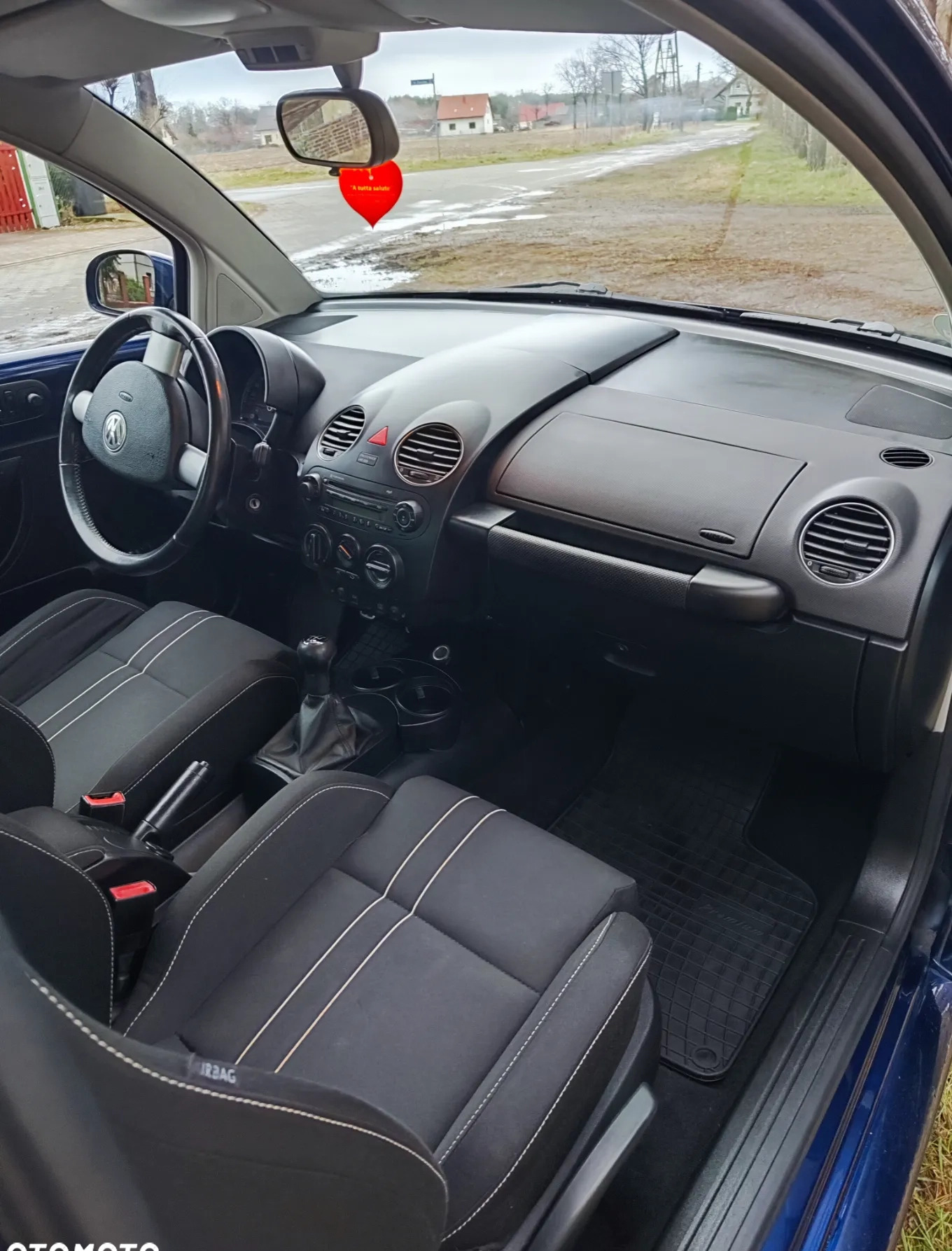 Volkswagen New Beetle cena 15900 przebieg: 253200, rok produkcji 2010 z Głogów małe 79